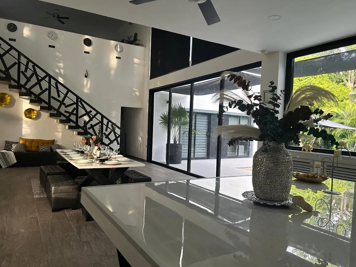 Celebre Villa Venus Playacar - 24 Pax Playa del Carmen