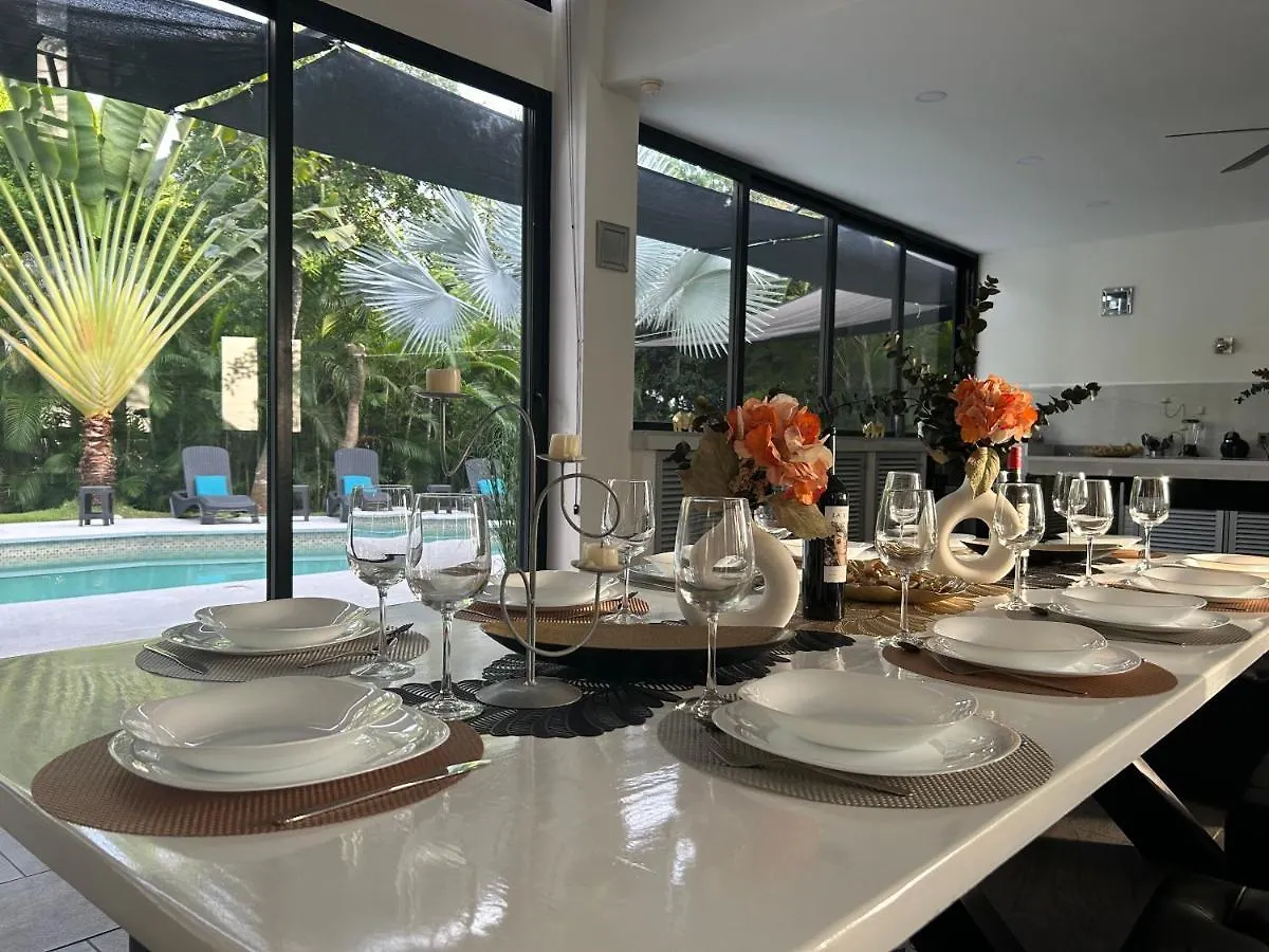 Celebre Villa Venus Playacar - 24 Pax Playa del Carmen