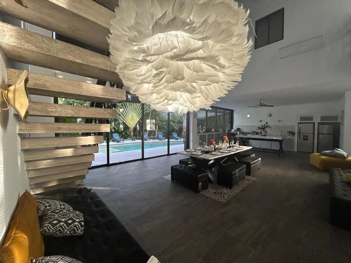 Celebre Villa Venus Playacar - 24 Pax Playa del Carmen México